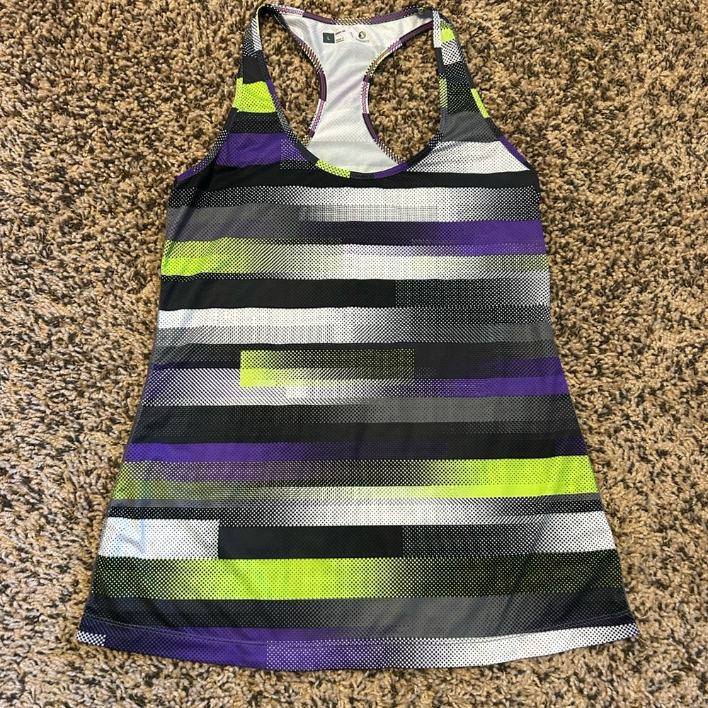 Xersion women’s semi fit tank.  Size L.